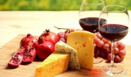 红酒吃瓜女主,一场别开生面的浪漫邂逅