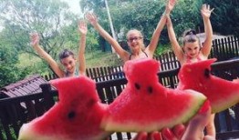 云南吃瓜群众小孩,舌尖上的童年记忆