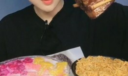 阿瓜吃火鸡面,挑战极限的味蕾冒险