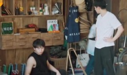 别人打架观众吃瓜看戏,一场“吃瓜”看戏的全民盛宴